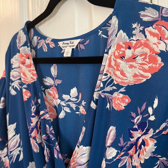 Gorgeous Floral Peplum Blouse with Sash - Picture 5 of 13